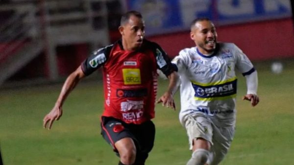 Jogadores de Pouso Alegre e Santo Andr (foto: @chiarinijr/@romacomunicacaoemkt)