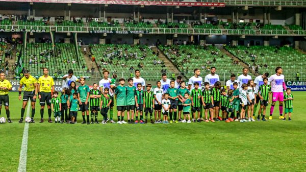 Amrica em jogo contra o Aymors, pela ltima rodada do Mineiro (foto: Mouro Panda/Amrica)