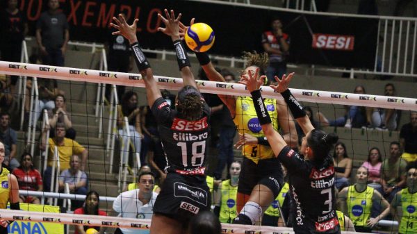 Sesi Bauru x Praia Clube no jogo dois das quartas de final da Superliga Feminina de Vlei (foto: Marcelo Ferrazoli/Sesi-SP)