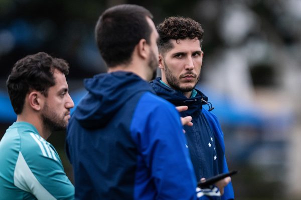 Diogo Dias, auxiliar do tcnico Leonardo Jardim no Cruzeiro (foto: Gustavo Aleixo/Cruzeiro)