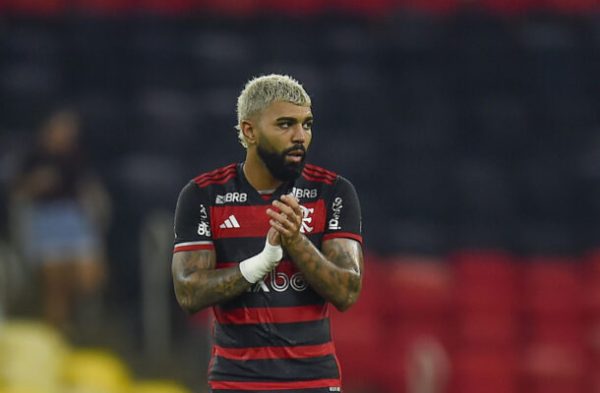 Gabigol, do Flamengo, participa de ‘farra’ com 80 mulheres, diz jornalista