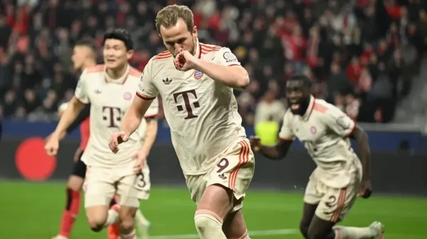 Comemorao de Harry Kane pelo Bayern de Munique (foto: Ina Fassbender / AFP)