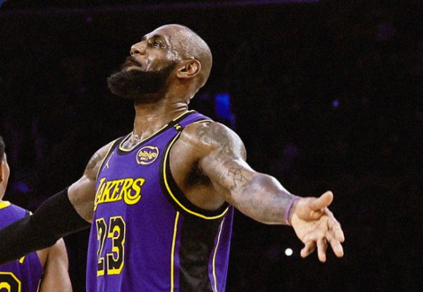 LeBron James marcou 40 pontos na vitria dos Lakers sobre os Warriors (foto: Reproduo/Lakers)