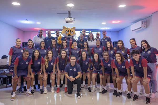 Elenco feminino do Itabirito para 2025 (foto: Rafael Leandro / Itabirito FC)