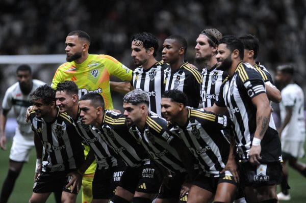 Time do Atltico reunido na Arena MRV antes de duelo contra o Maring pela Copa do Brasil (foto: Alexandre Guzanshe/EM/D.A. Press)