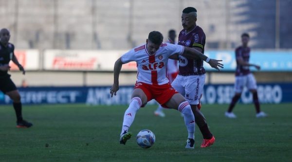 Jogadores das equipes (foto: Divulgao / Internacional )