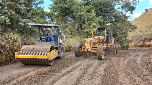 Prefeitura de Ipatinga faz novas manutenções em estradas da zona rural