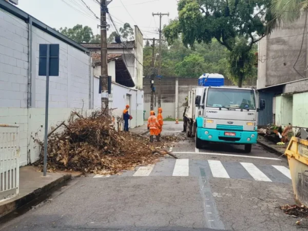 Ipatinga segue com trabalhos ininterruptos para combater danos de temporais