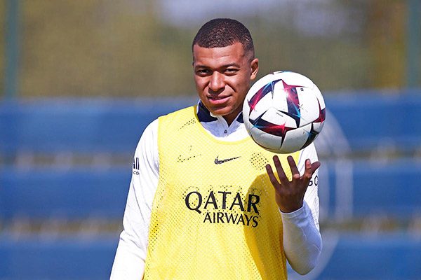 Mbapp em treino (foto: E. Renard/PSG)