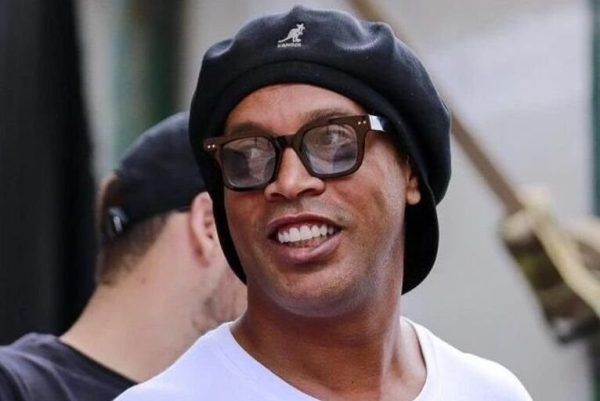 Ronaldinho se justifica sobre ‘abandono’ da Seleção: ‘Medianos’