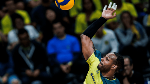 Leal, ponteiro da Seleo Brasileira e do Lokomotiv Novosibirsk, da Rssia (foto: Divulgao/FIVB)