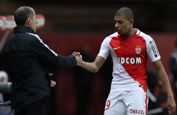 Leonardo Jardim e Kylian Mbapp (foto: AFP / VALERY HACHE)