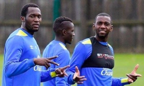 Romelu Lukaku e Yannick Bolasie em treino do Everton (foto: Divulgao/Everton)