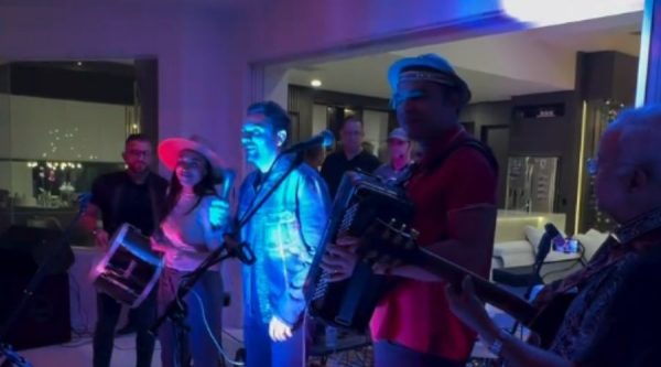 Marta reedita ‘dupla musical’ com famoso cantor brasileiro: ‘Foi bom demais’