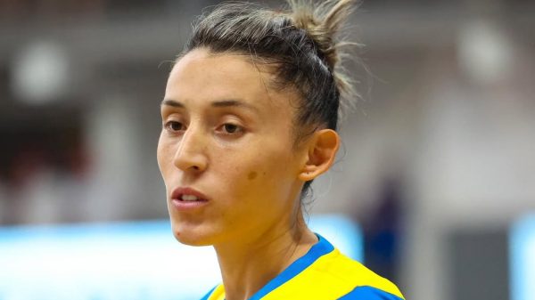 Melhor jogadora de futsal do mundo de 2024 é brasileira