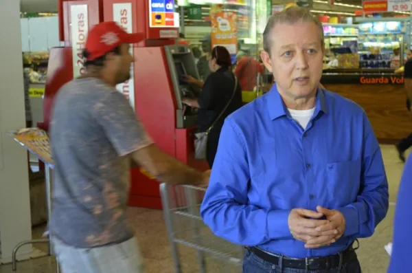 Menos horas no domingo obriga clientes a antecipar as compras