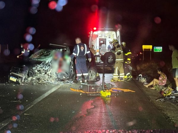 Motorista fica preso às ferragens após batida frontal na BR-116 em Teófilo Otoni