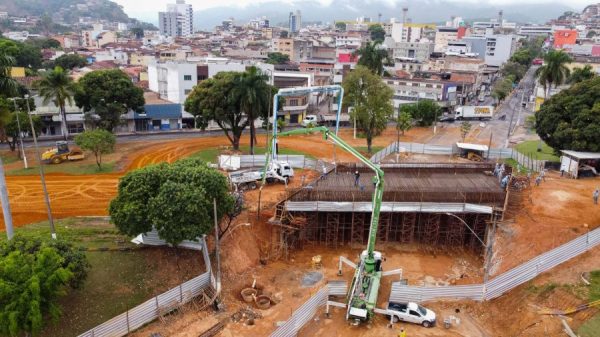 Obras do viaduto em Fabriciano entra na fase de concretagem de tabuleiro