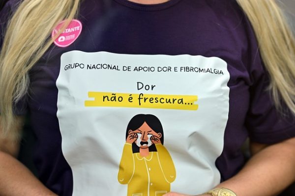 Pacientes com fibromialgia cobram na ALMG efetivação de lei e acesso a tratamento e reabilitação