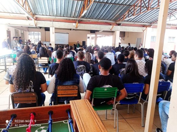 Palestra na E.E Antônio Silva aborda importância da preservação dos recursos hídricos