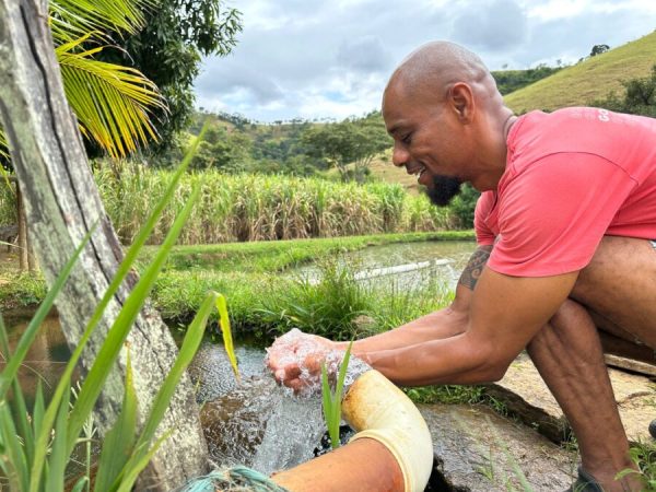 Programa Usiminas Mobiliza Todos Pela Água recupera nascentes no Leste de Minas Gerais