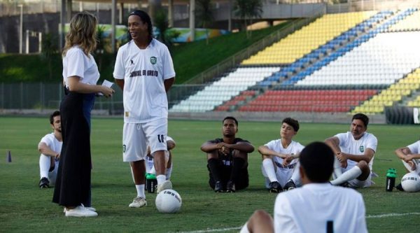 Projeto de Ronaldinho Gaúcho para jovens atletas ultrapassa 300 mil inscritos