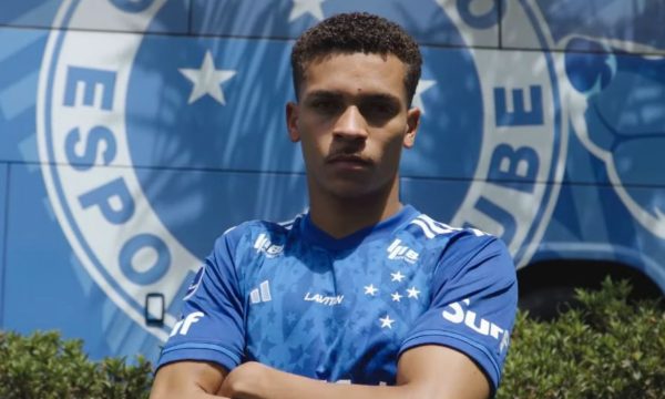 Rodriguinho surpreende e resgata vídeo de gol na base do Cruzeiro