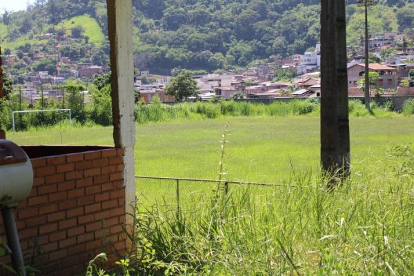 SAÚDE PÚBLICA: Abandono do campo do São Cristóvão preocupa moradores