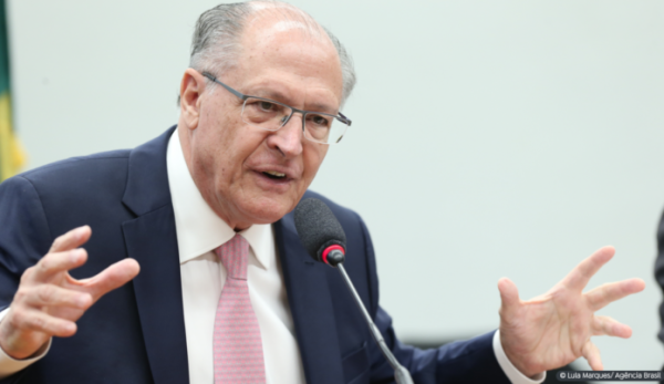 Meta fiscal de 2024 está em discussão e não foi definida, diz Alckmin