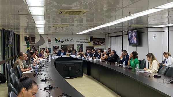 Secretária de Assistência Social de Timóteo participa de reunião da Comissão Intergestora Tripartite em Brasília