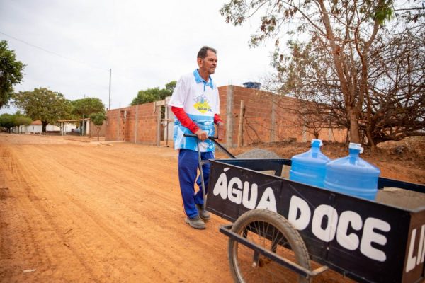 Sistema de dessalinização bota ponto final nos problemas com a água potável no Norte de MG