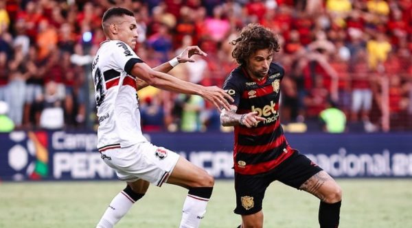 Jogadores das equipes (foto: Paulo Paiva / Sport Recife)