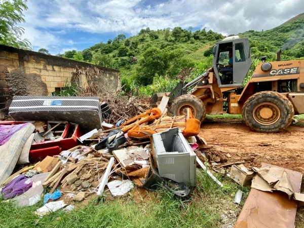 Combate à dengue e chikungunya: falta de cuidados com terrenos baldios resultará em multas em Ipatinga