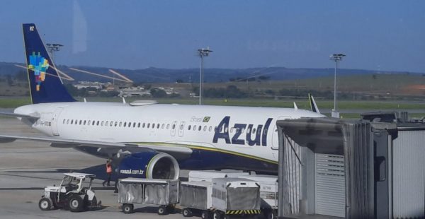 O Aeroporto de Confins, na região metropolitana de BH é a principal porta de entrada das viagens aéreas em MG, distribuindo este tráfego para todo o Estado