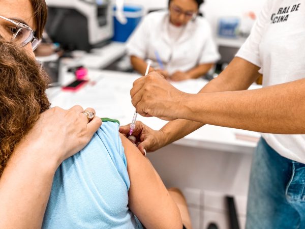 escolas de Ipatinga recebem equipes da Secretaria de Saúde