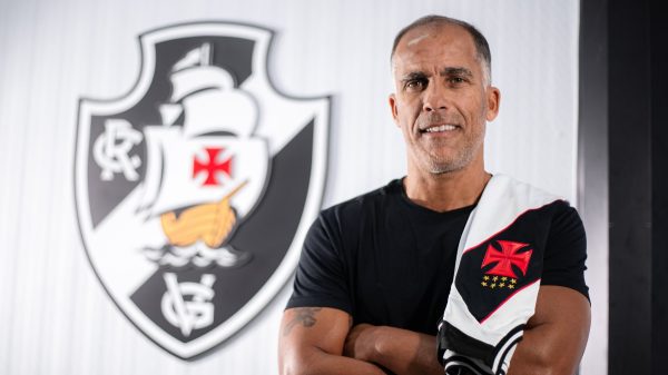 Vasco anuncia ex-lateral do Atlético como diretor técnico do clube