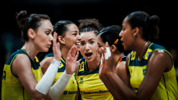 Jogadoras de vlei da Seleo Brasileira (foto: Reproduo/FIVB)