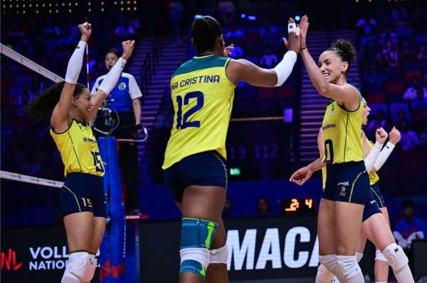 Seleo Brasileira Feminina segue invicta na VNL (foto: FIVB/Divulgao)