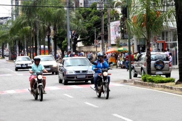 CRLV 2023 começa a ser cobrado de motoristas a partir desta sexta-feira (1°)