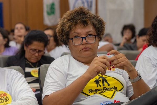 “Revisão do mínimo constitucional revela que Zema quer destruir Educação”, critica Sind-UTE/MG