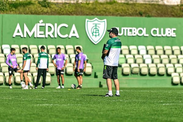 Amrica em treino no CT Lanna Drumond (foto: Mouro Panda/Amrica)