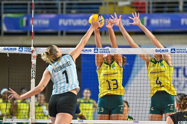Brasil perdeu para a Argentina na Copa Amrica Feminina de Vlei (foto: Gustavo Rabelo/BHFoto)