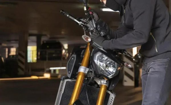 Adolescente é apreendido por furto de moto em Timóteo; outros dois menores são detidos