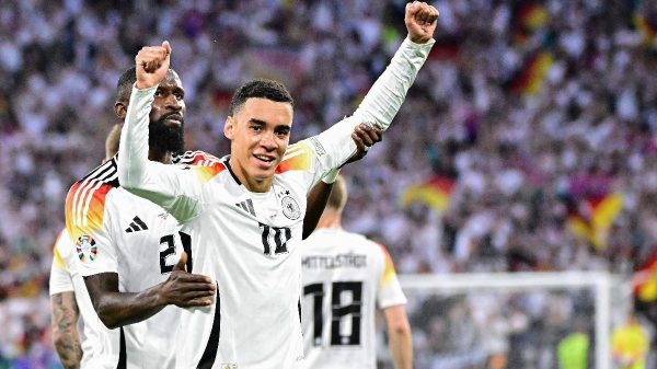 Jamal Musiala comemora gol marcado contra a Esccia, pela Eurocopa (foto: TobiasSCHWARZ/AFP)