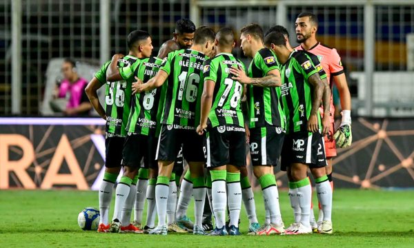 Amrica em jogo da Srie B (foto: Mouro Panda/Amrica)