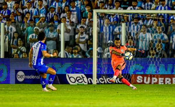 Amrica em jogo contra o Paysandu, pela Srie B (foto: Mouro Panda/Amrica)