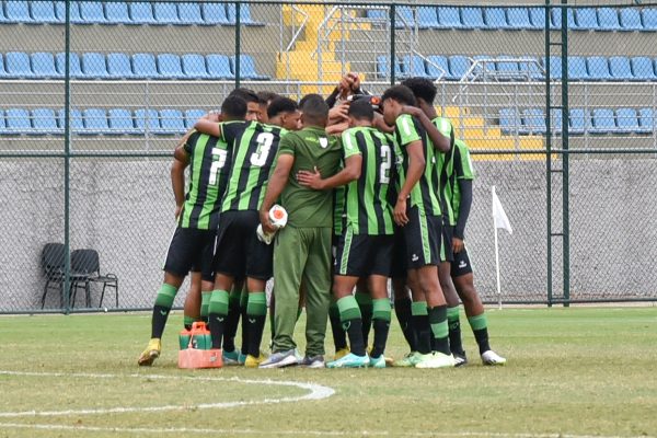 Time sub-20 do Amrica (foto: Mouro Panda/Amrica)