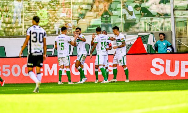 Amrica em jogo contra o Operrio, pela Srie B (foto: Mouro Panda/Amrica)