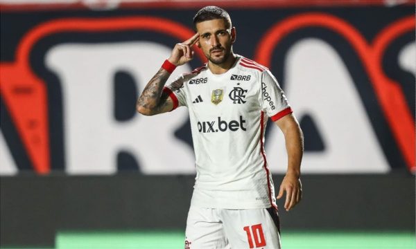 Arrascaeta fez um dos gols do Flamengo contra o Vitria (foto: Gilvan de Souza/CRF)