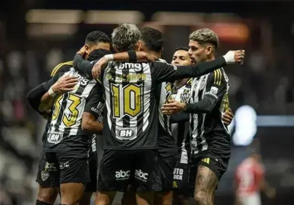 Atlético-MG estreia Dudu e vence Internacional por 2 a 0